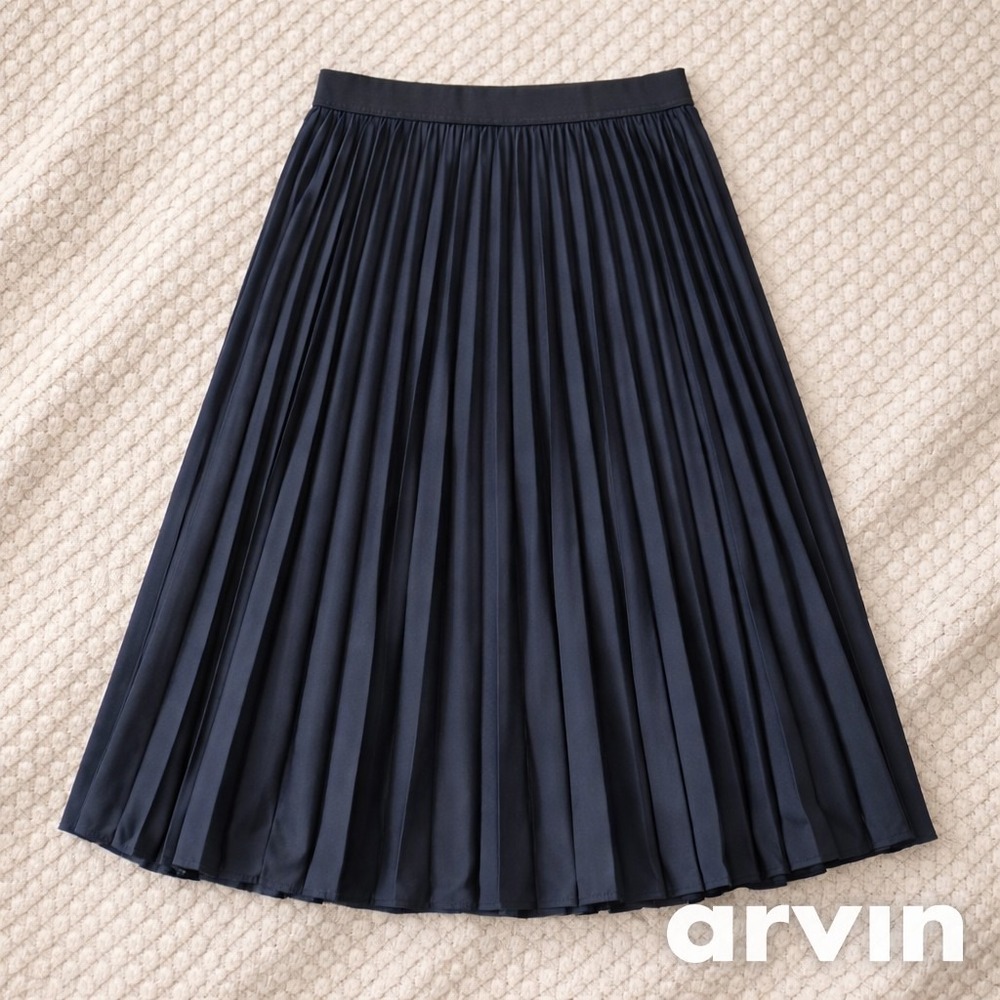 Womens‎ Black Pleated Long Skirt High Waist. Elastic Waist. Size M